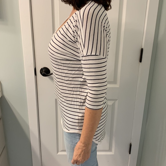 Blue & White Striped V-neck - Picture 3 of 12